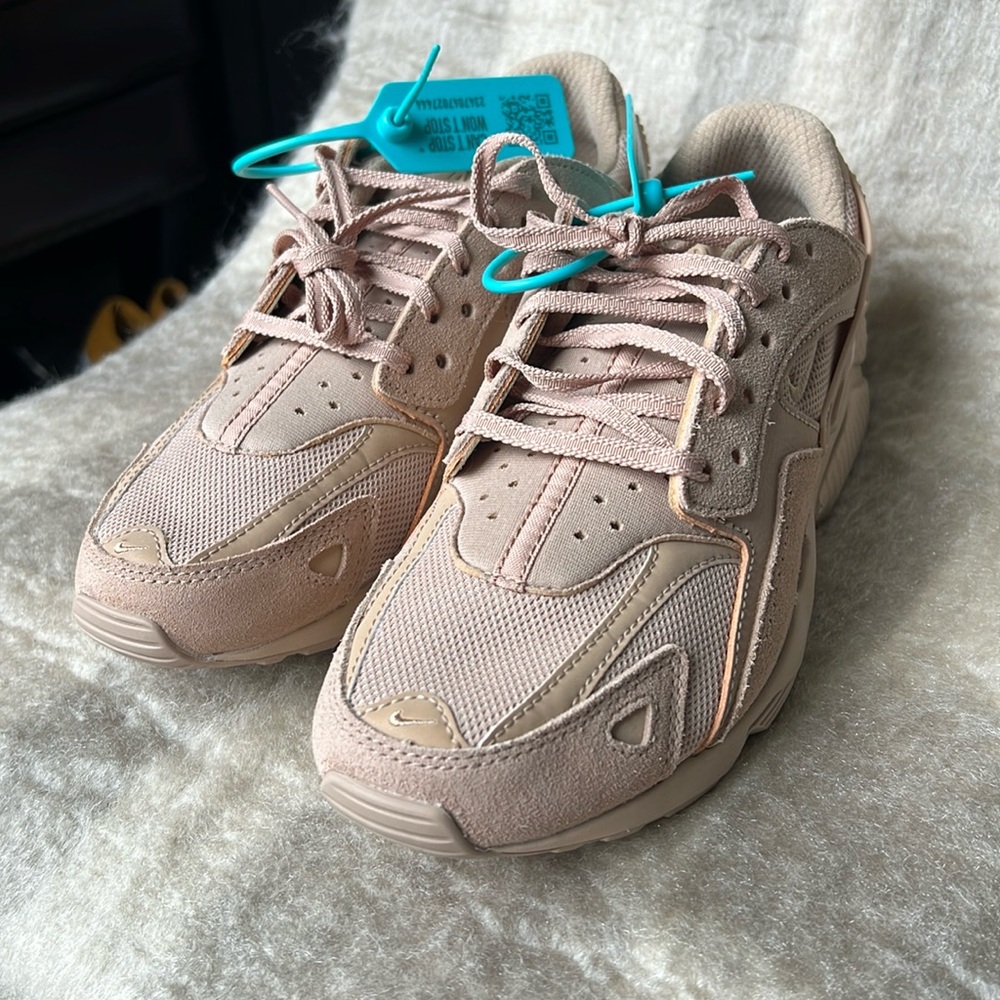 NEW Nike air huarache sneaker hemp sesame